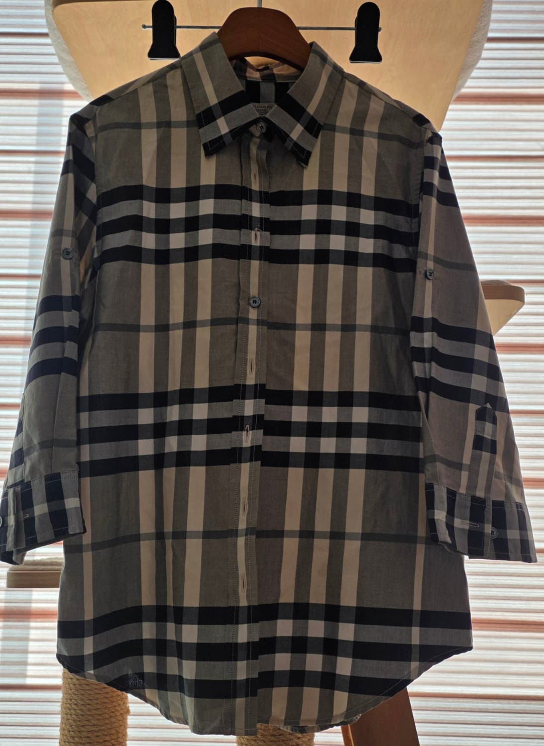 버버리 칠부소매 셔츠 상품이미지1