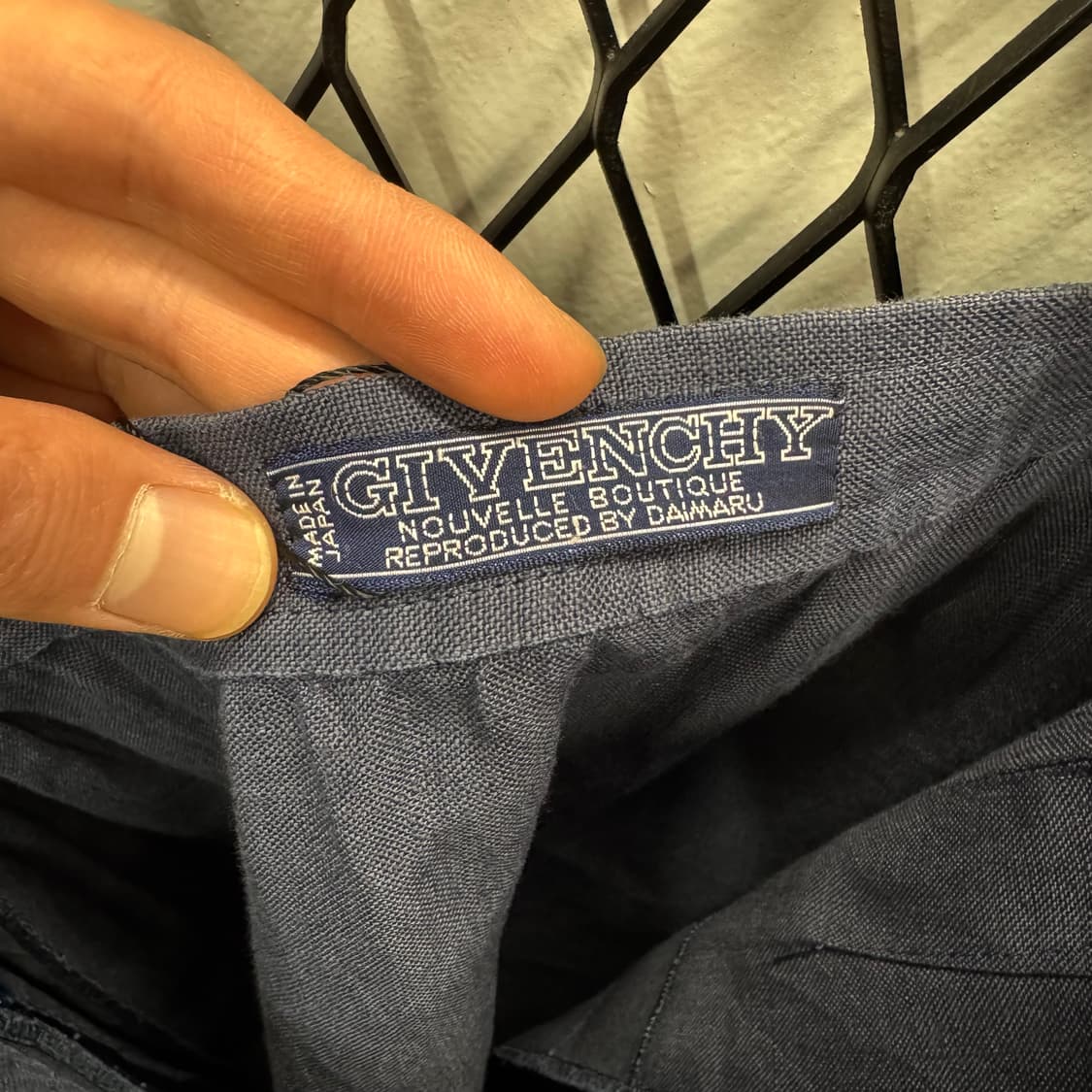 90s 지방시 미디 스커트 전면 플리츠 포인트 네이비 상품이미지5