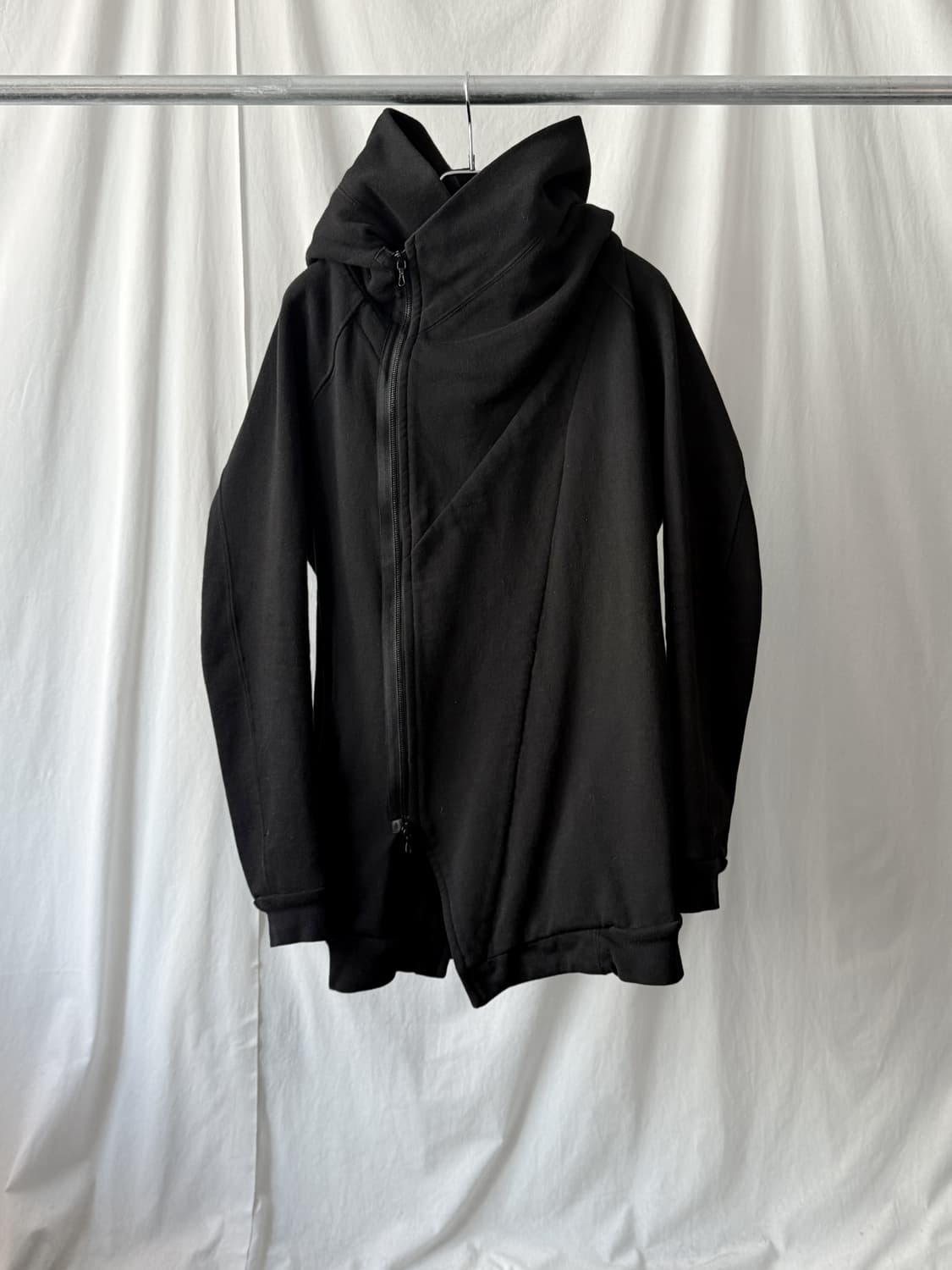 Julius 16FW 사선 후드 집업 상품이미지4