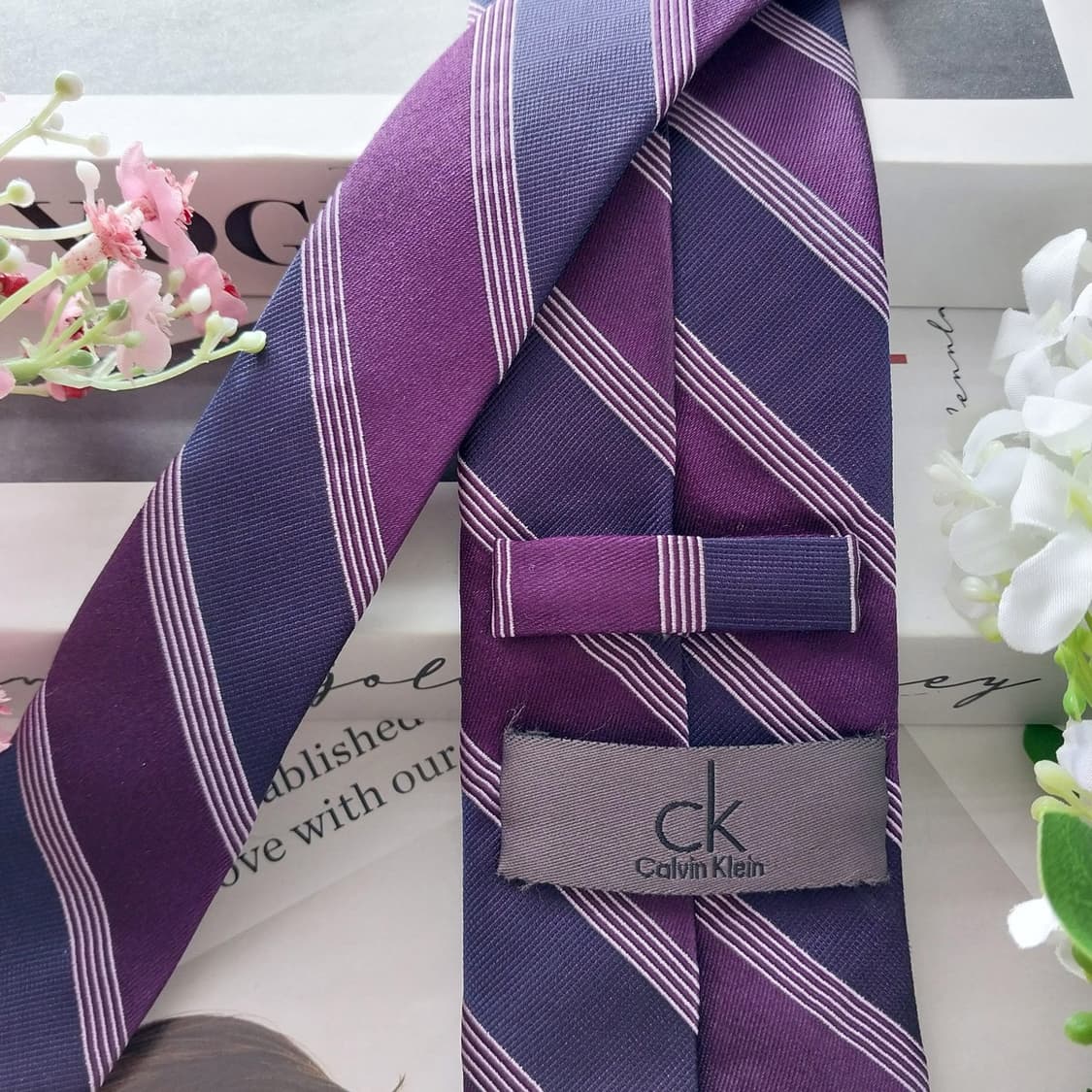 켈빈 클라인 실크 퍼플 스트라이프 넥타이 7cm A+등급 k2058
 상품이미지5