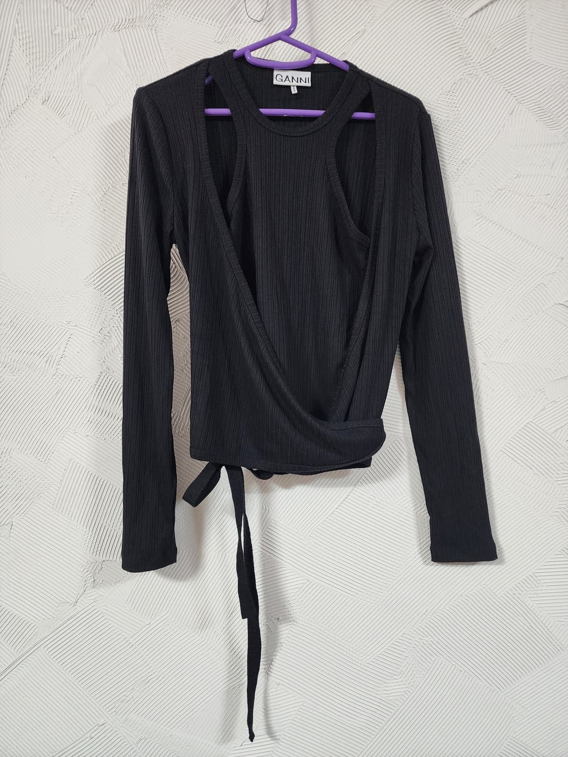 23‘SS Ganni Rib Jersey Wrap Blouse Black 상품이미지5