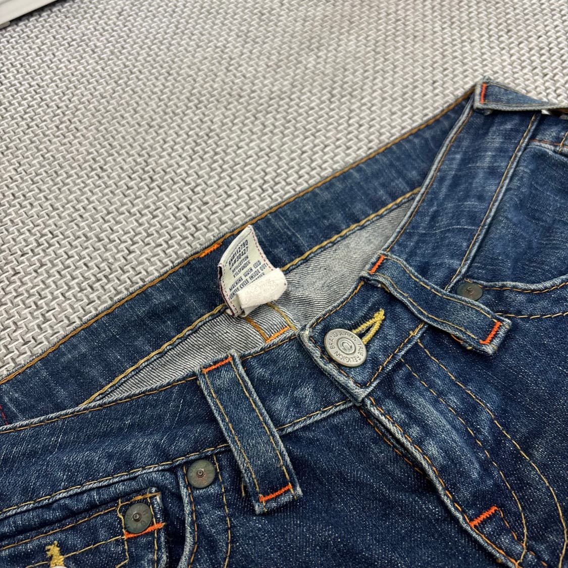 True Religion Joey 플레어 부츠컷 남성 데님 팬츠 상품이미지3