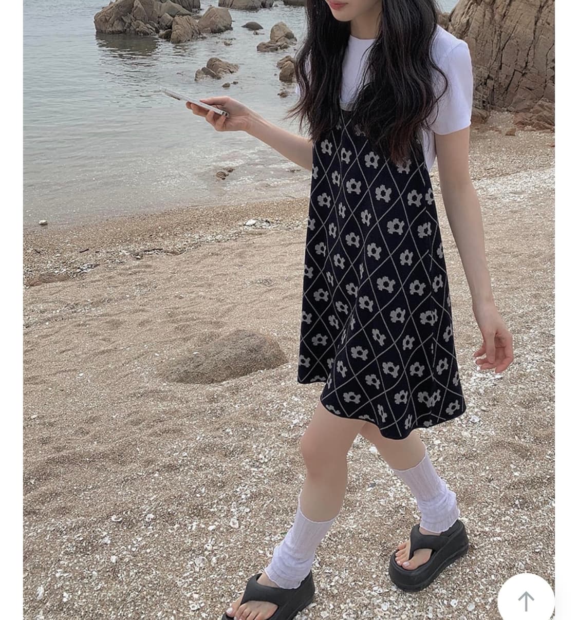 애니원모어 홀터넥 니트 원피스 상품이미지1