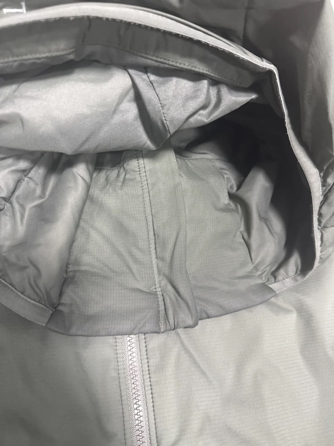 아크테릭스 아톰 L  사이즈  상태 9.4/10  고질병인 보풀 없습니다 상품이미지4