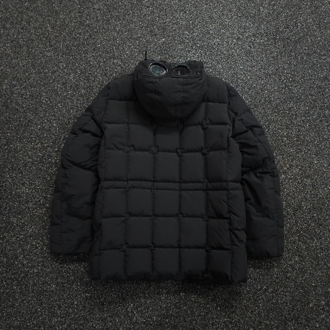 CP 컴퍼니 고글 후드 퀼티드 다운 패딩 (XL) 상품이미지2