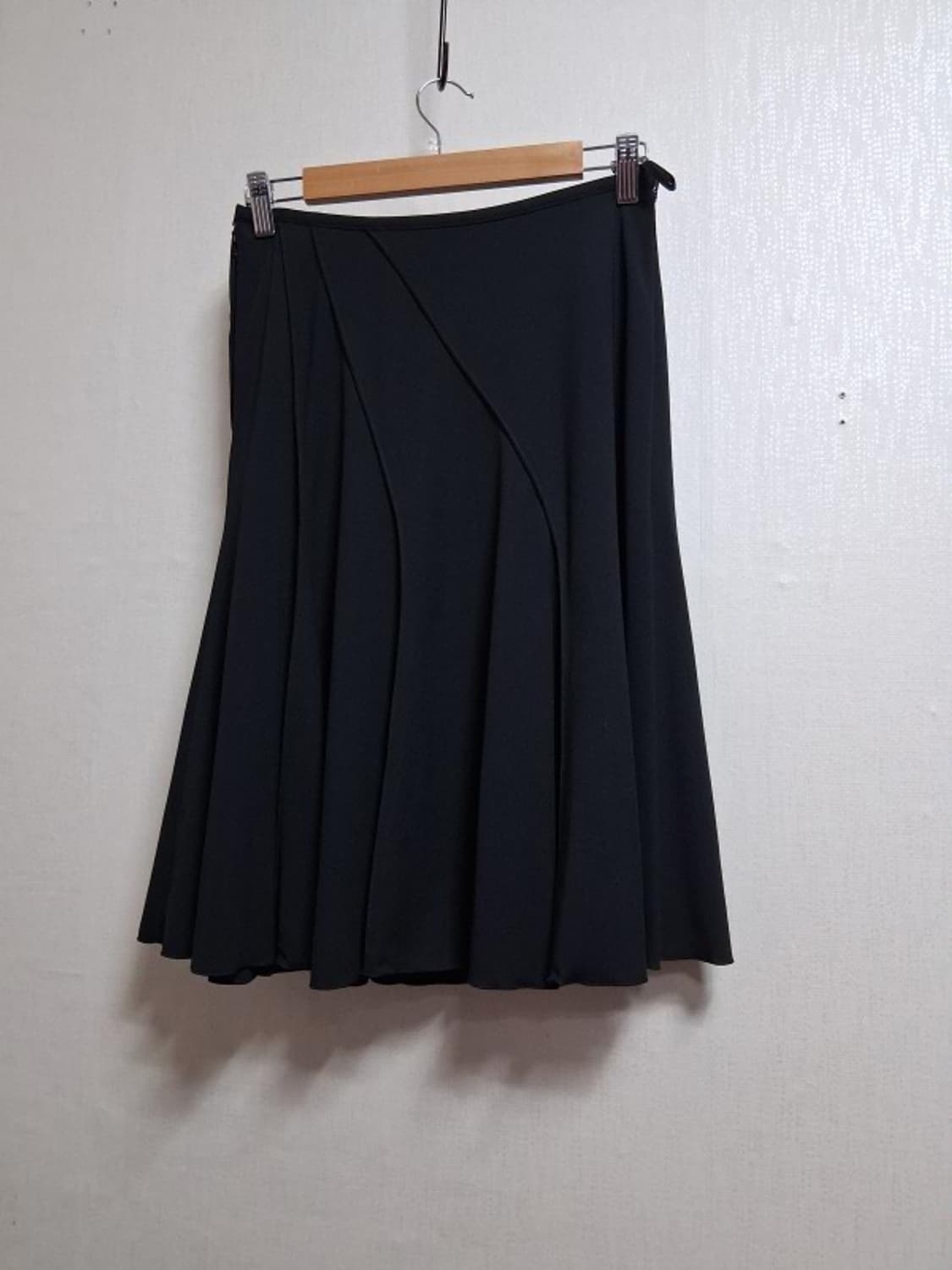 EMMA AMES 블랙 미디 머메이드스커트 26
원산지 일본 상품이미지1