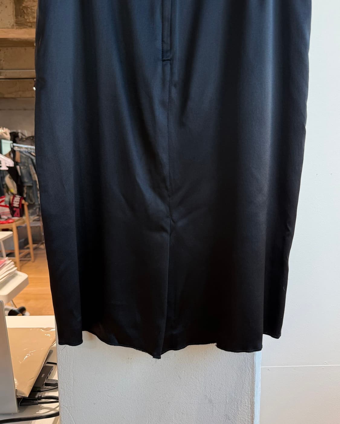 돌체앤가바나 블랙 실크 미디스커트 상품이미지7