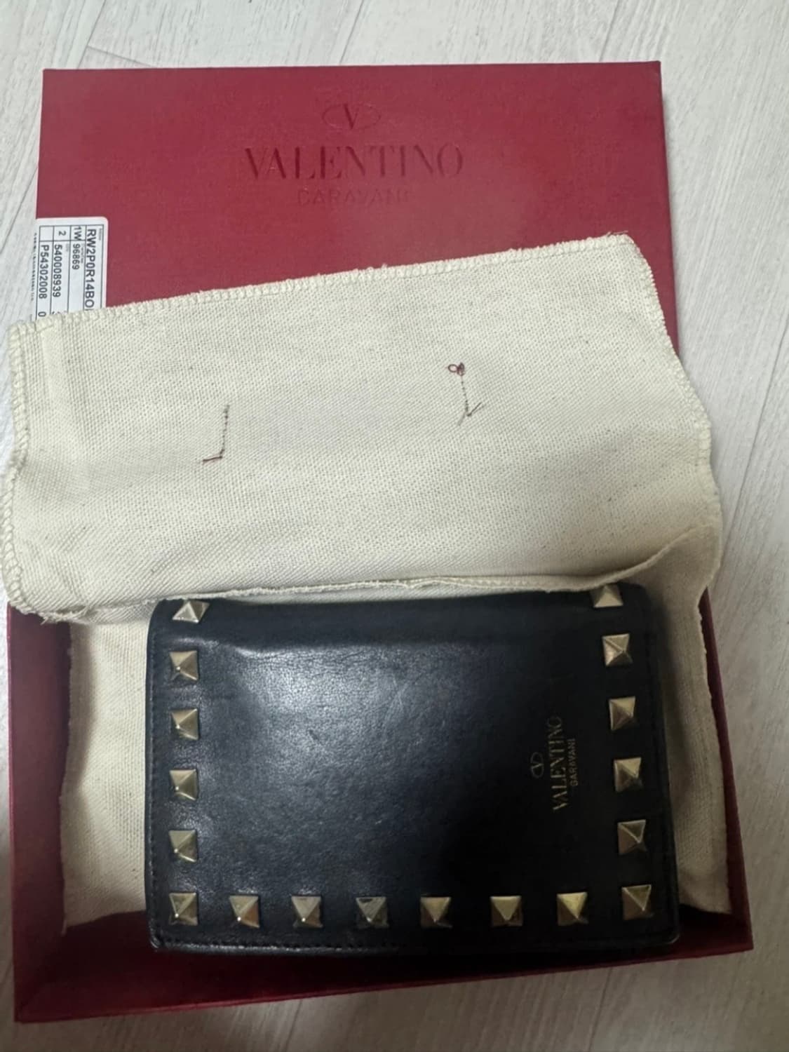 발렌티노 락스터드 반지갑 상품이미지1