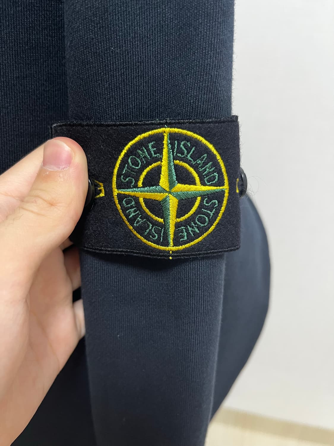 스톤아일랜드 25ss 네이비 블루 맨투맨 상품이미지4