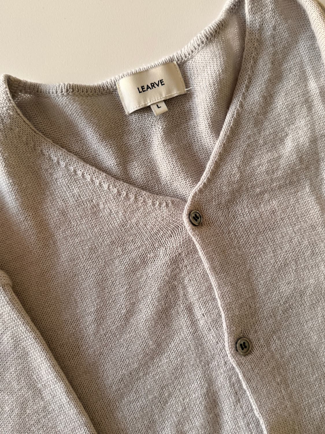 르아브 베일 브이넥 가디건 라이트그레이 상품이미지1