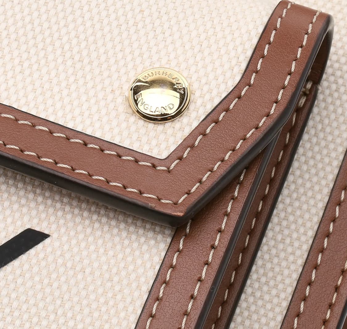 [S급] 버버리 투톤 캔버스 앤 레더 포켓 백 미니 판매합니다!!! 상품이미지5