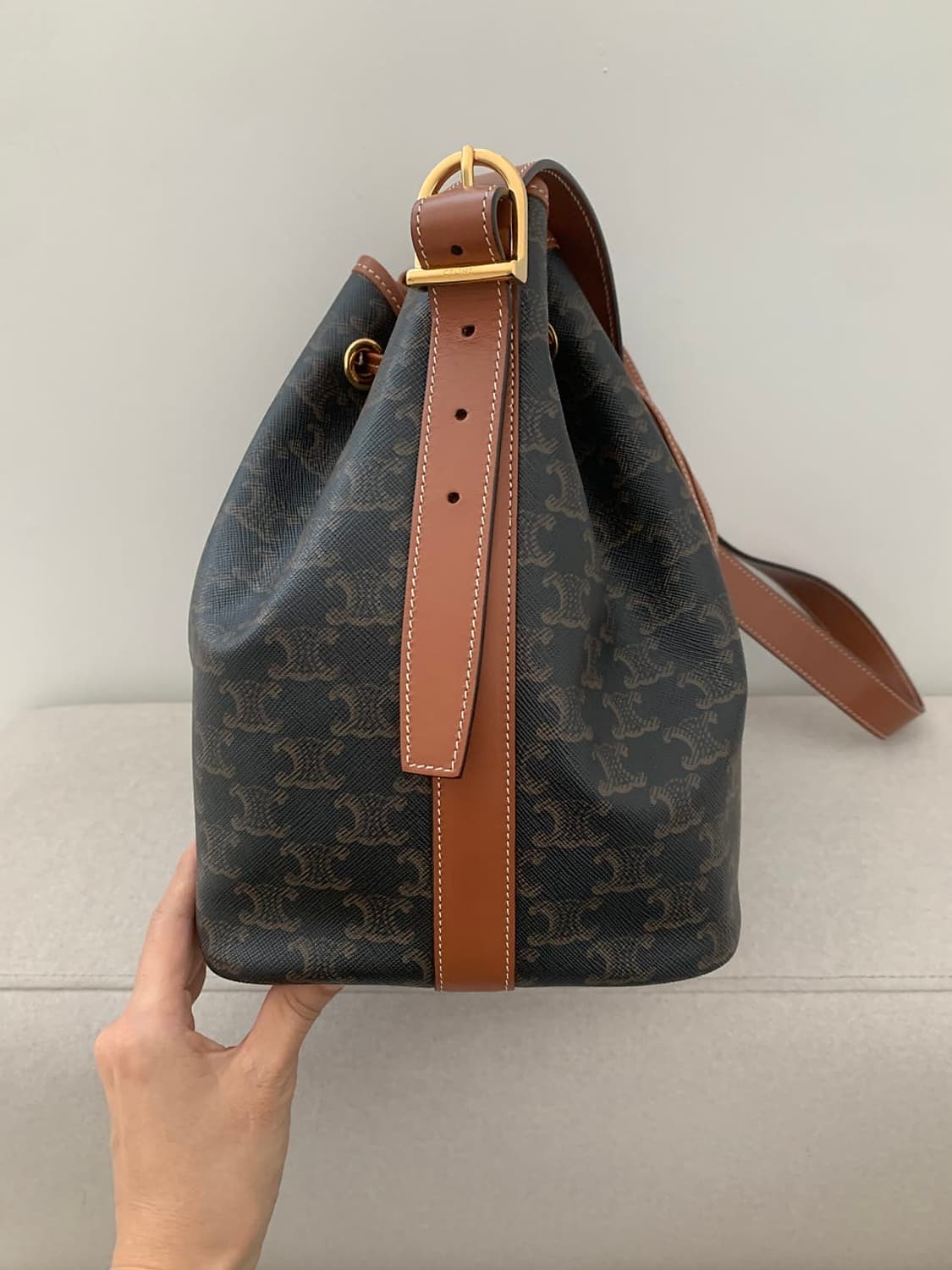 셀린느 드로우 스트링백 미듐 상품이미지4