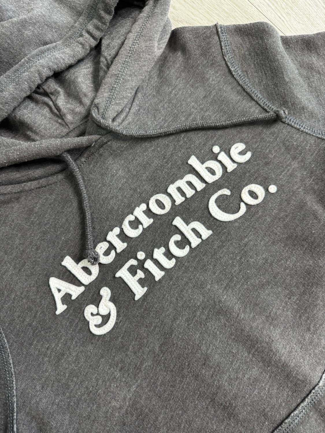 아베크롬비 차콜 후드 티셔츠 상품이미지2