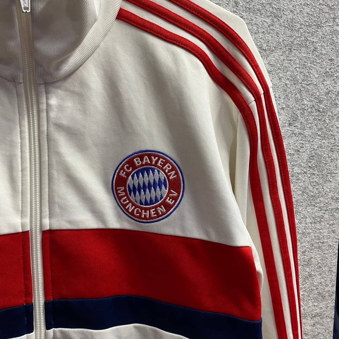 아디다스 올드스쿨 바이에른 뮌헨 트랙탑 져지자켓  B4153 상품이미지4