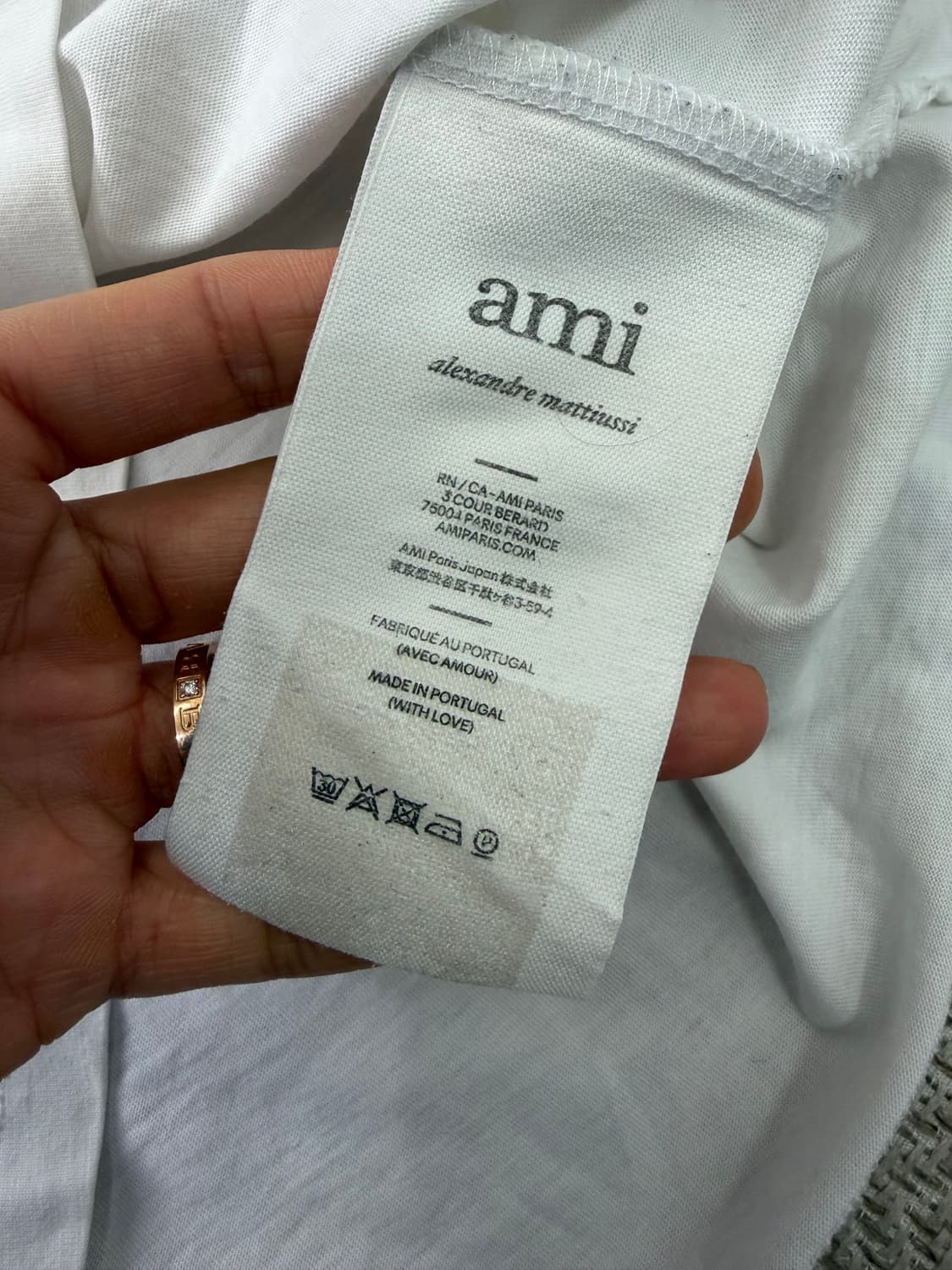 매장판정품) 아미 남성 스몰 하트 반팔티 XL 상품이미지8