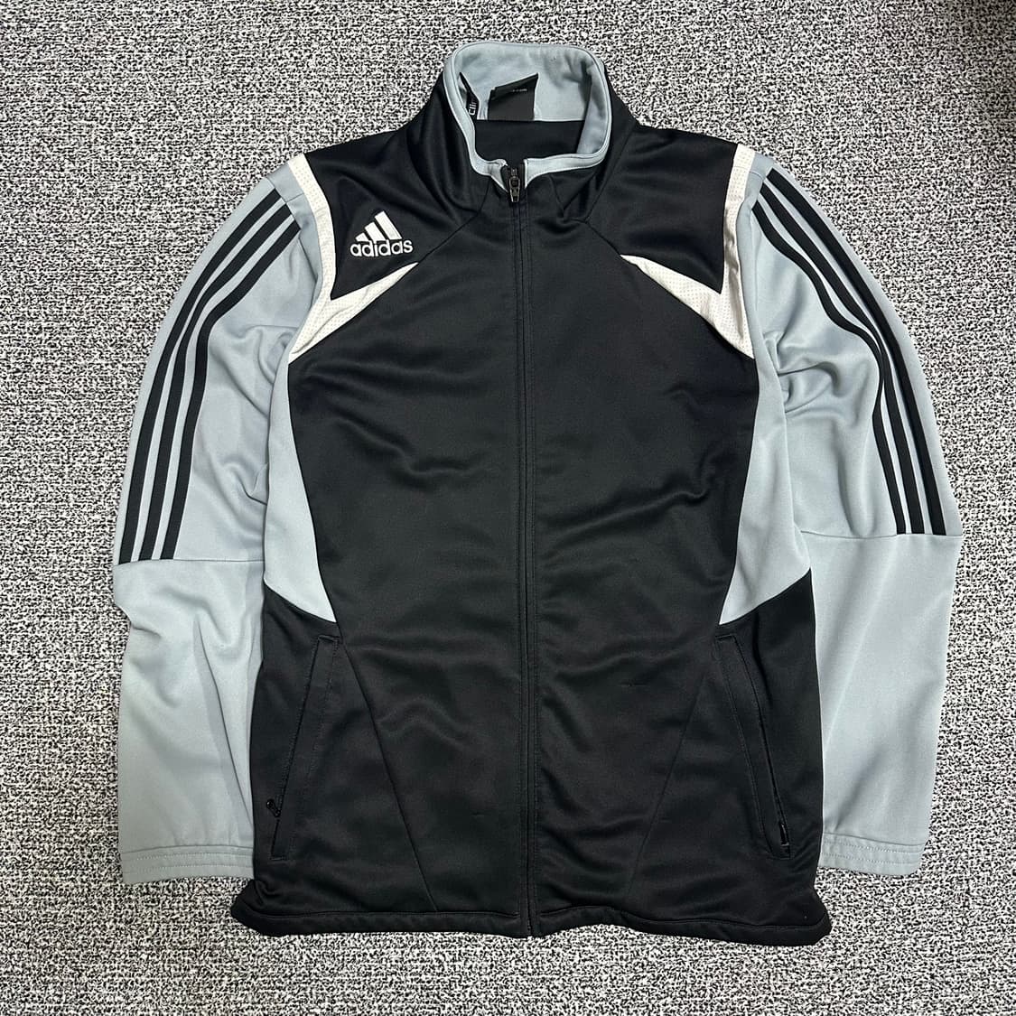(XL추천) 아디다스 블랙/그레이 올드스쿨 트랙탑 저지 상품이미지1