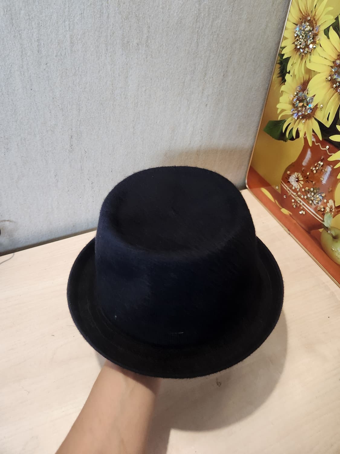 “캉골(KANGOL) 블랙 페도라햇 🎩 감성+힙 무드 필수템”
 상품이미지3