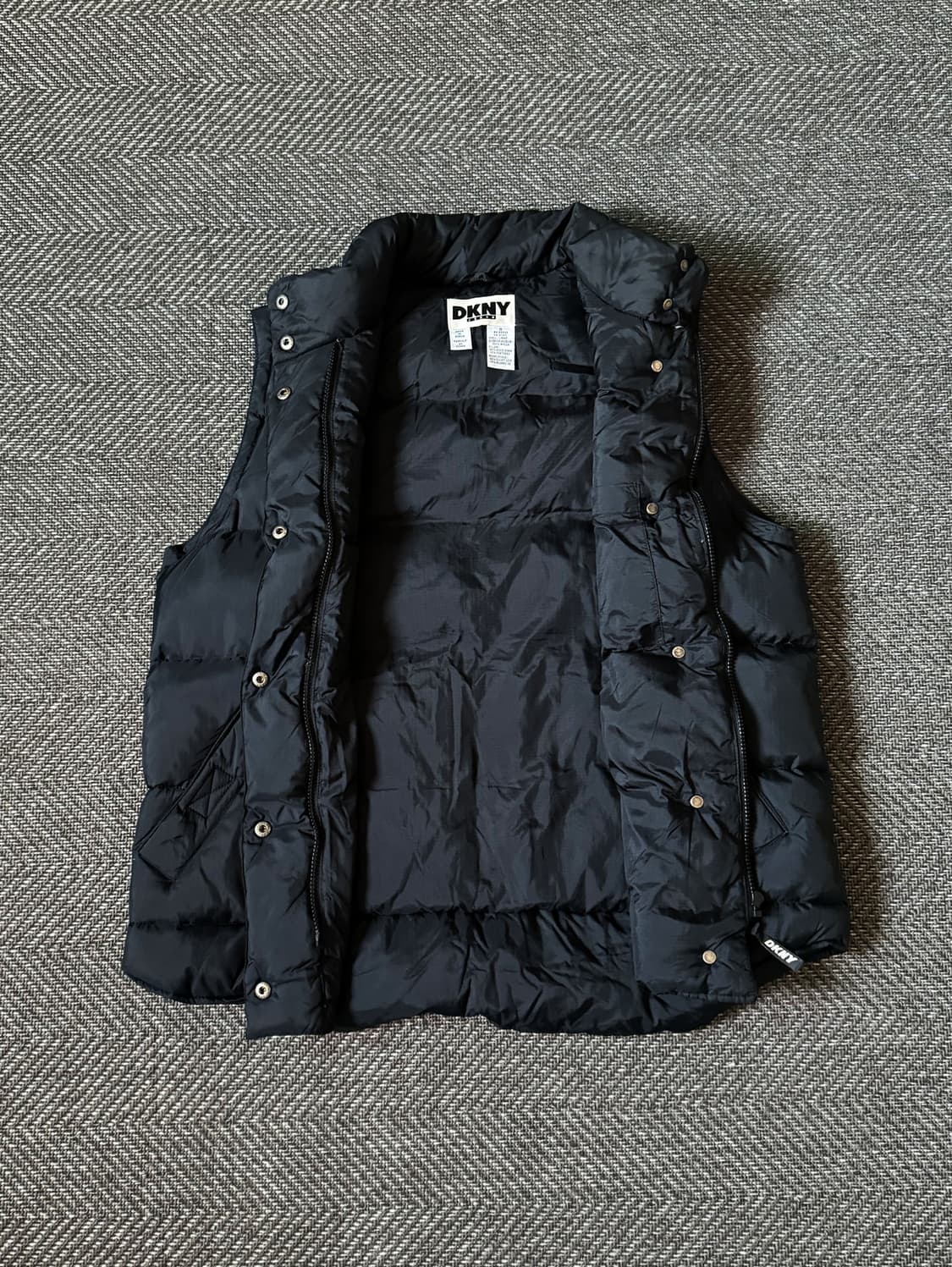 90s DKNY 스키기어 구스다운 패딩조끼 (100-105) 상품이미지4