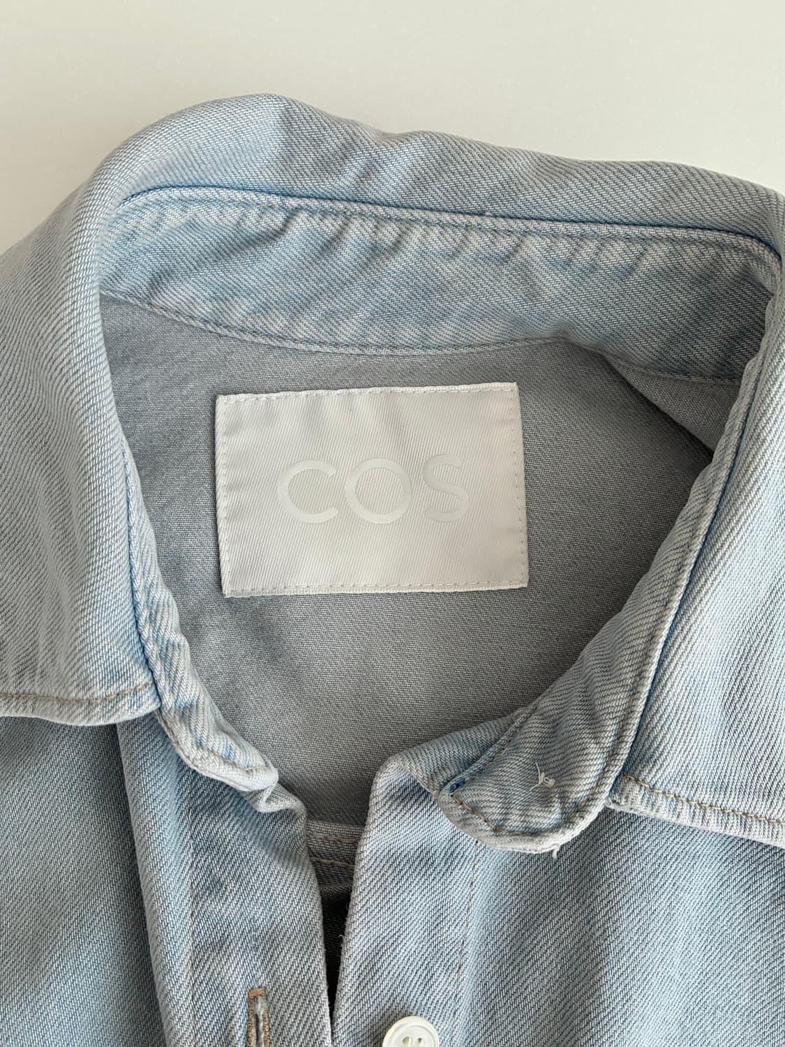 38) 코스 COS 데님 크롭 반팔 셔츠 연청 상품이미지4