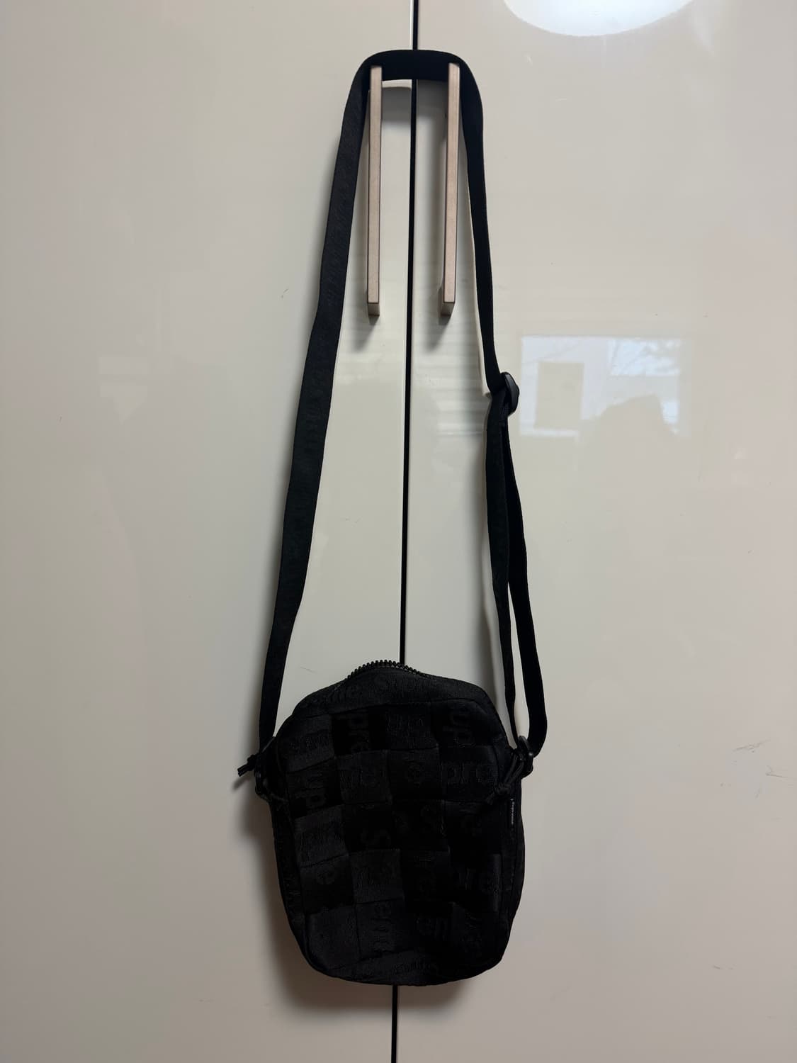 슈프림 우븐 숄더백 블랙 23SS 상품이미지3