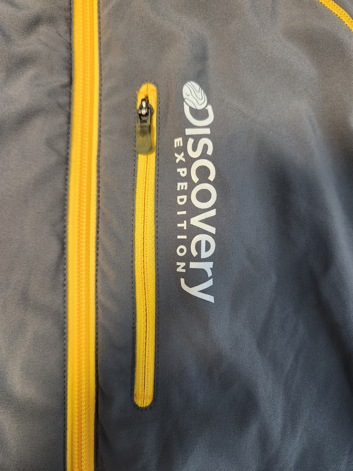 디스커버리 멀티스포츠 바람막이 자켓 사이즈100 L

4시즌용 후드 바람 상품이미지6