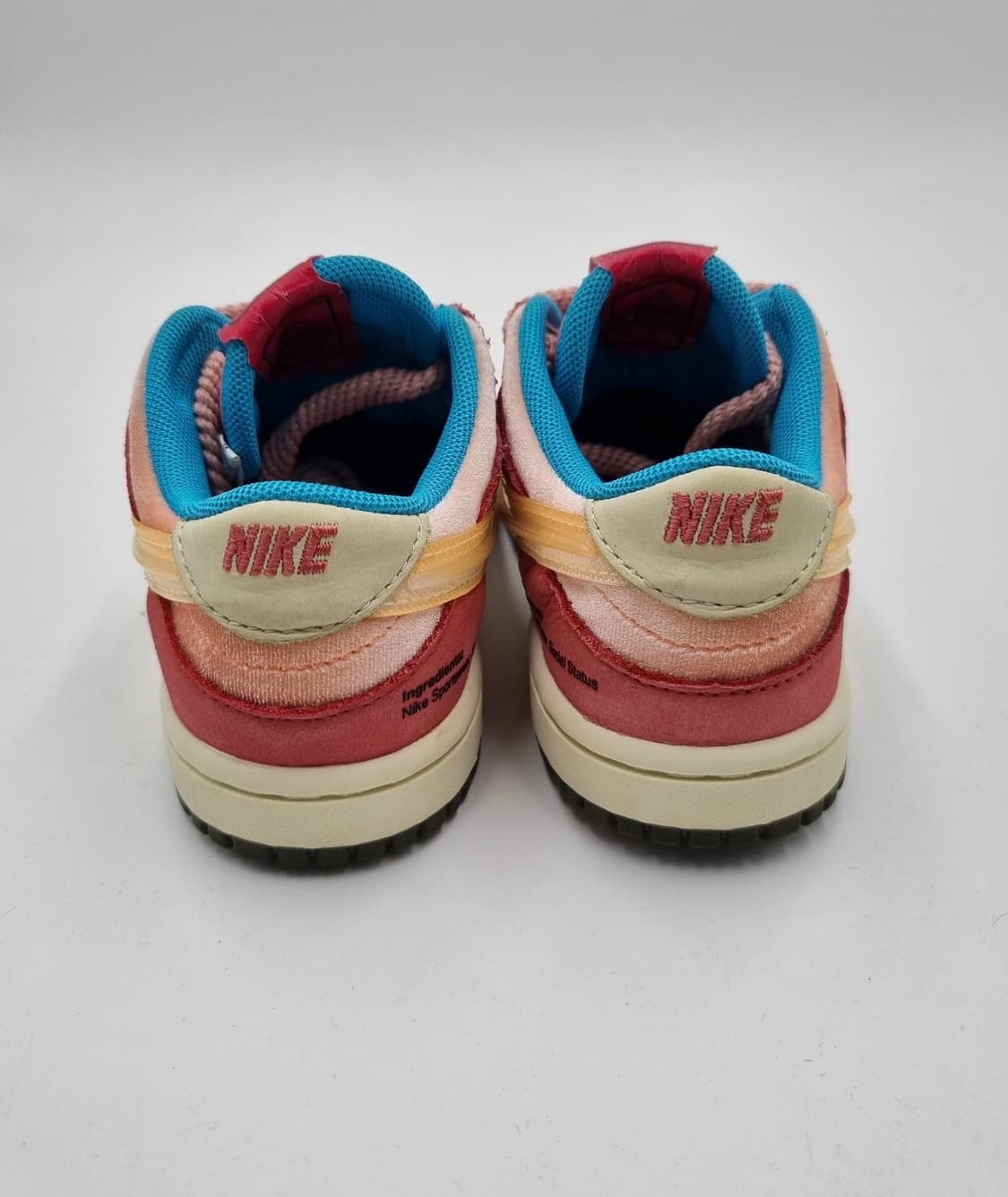 소셜스테이터스 x 나이키 덩크 로우 스트로베리 150 솔닷케어완료 상품이미지2