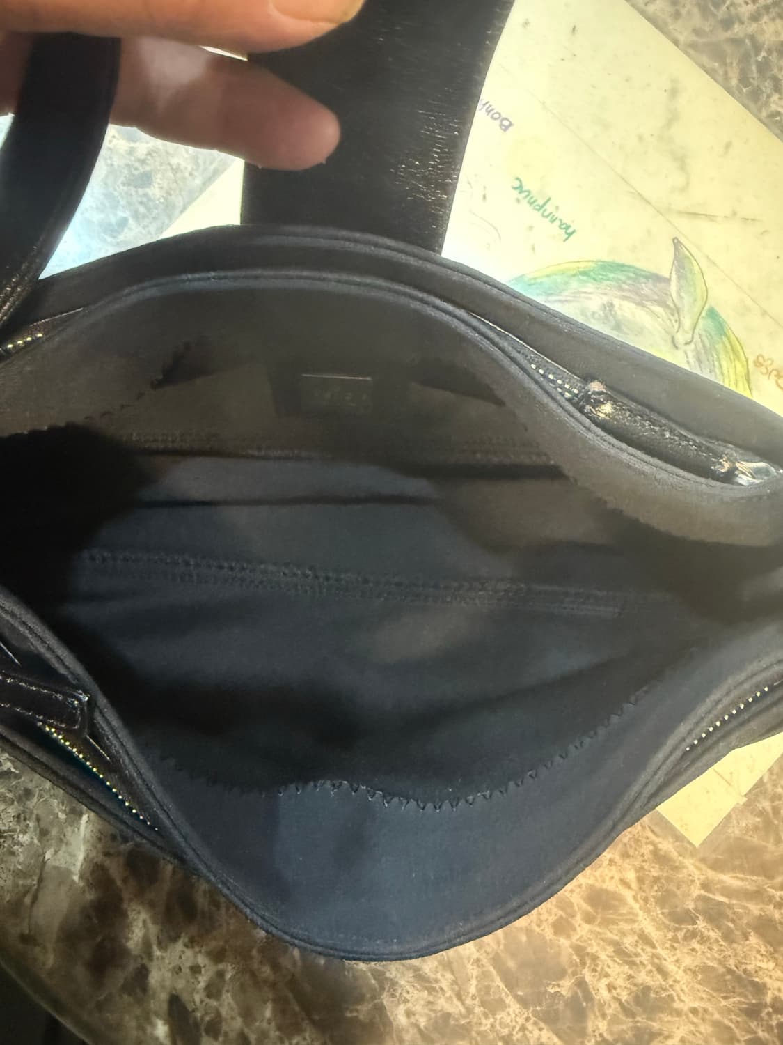 정품 펜디 바켓트백 팝니다 상품이미지7