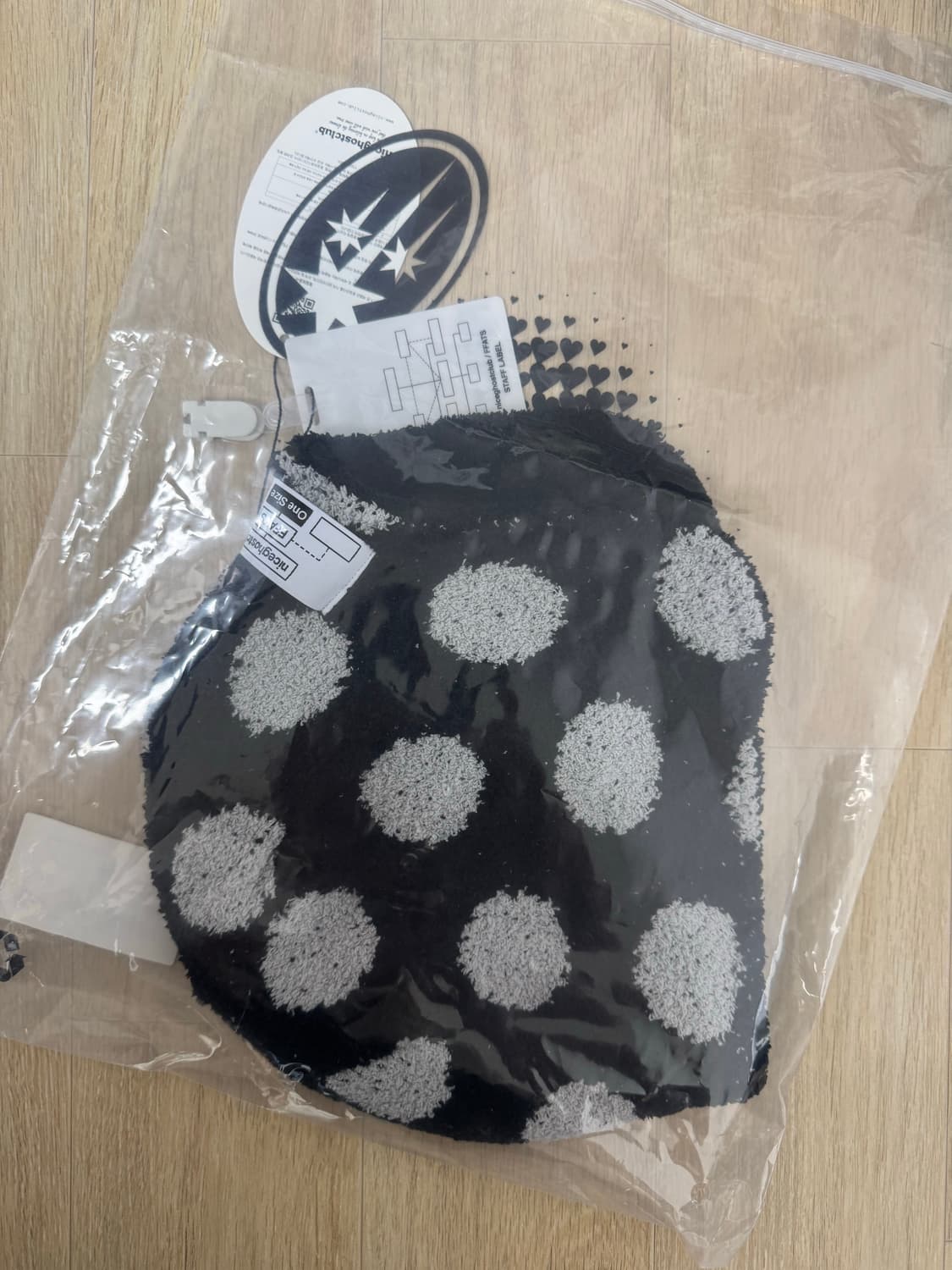 나이스고스트클럽 블랙 도트 니트 비니 모자 상품이미지1