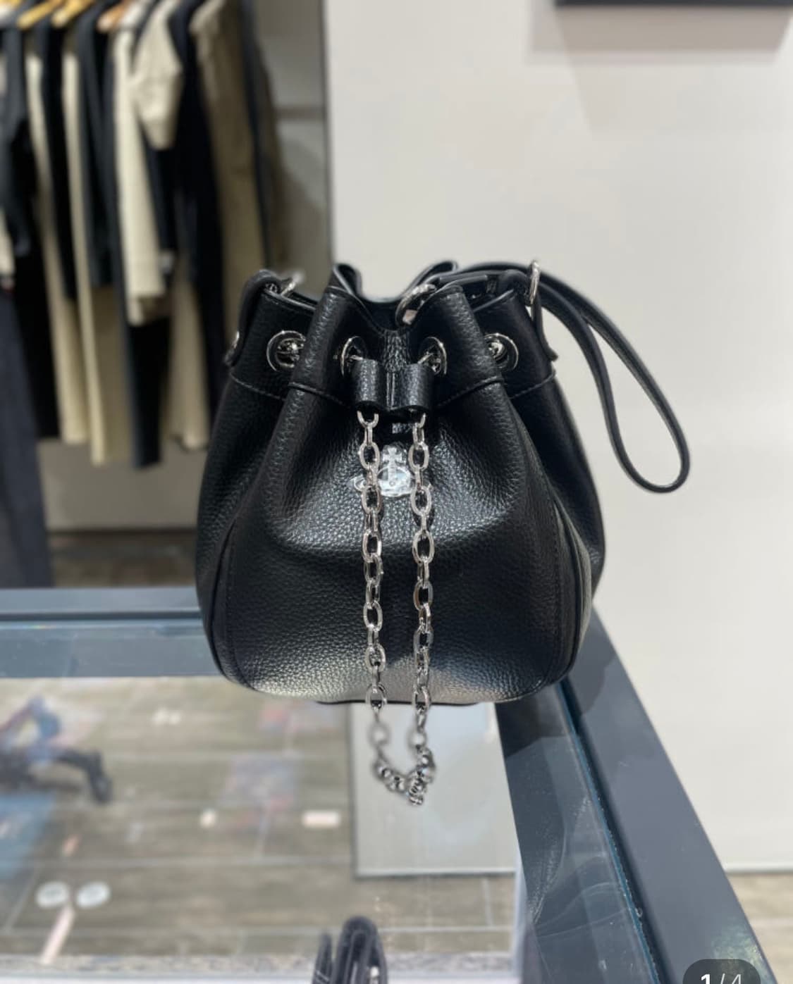 비비안웨스트우드크리시버킷백 상품이미지1