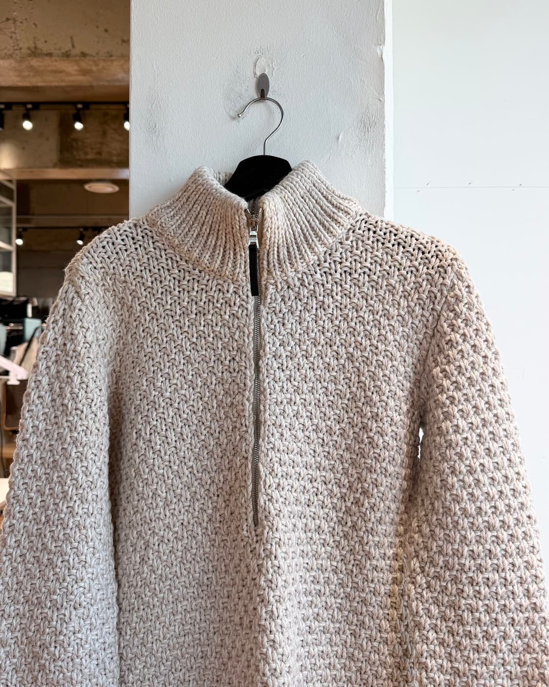 프라다 베이지 하프 집업 암패치 니트 상품이미지3