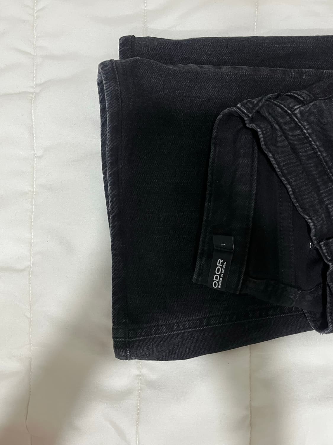 오도어 Vintage raw jean in black 상품이미지4