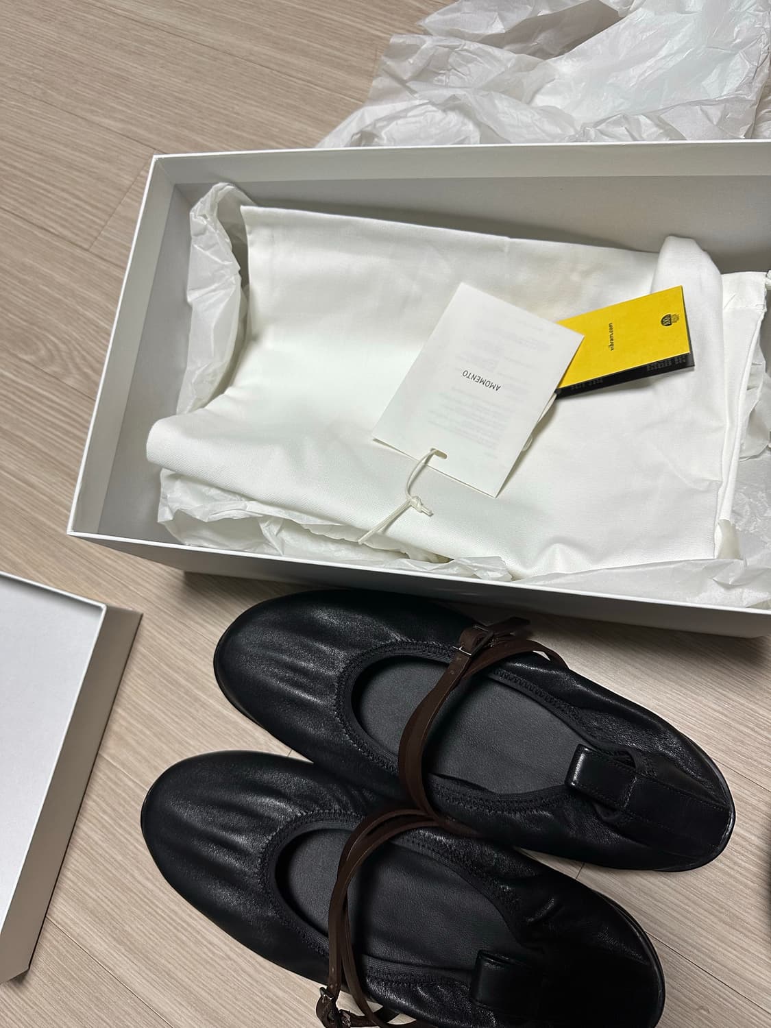 아모멘토 비브람 셔링 플랫 블랙 상품이미지10