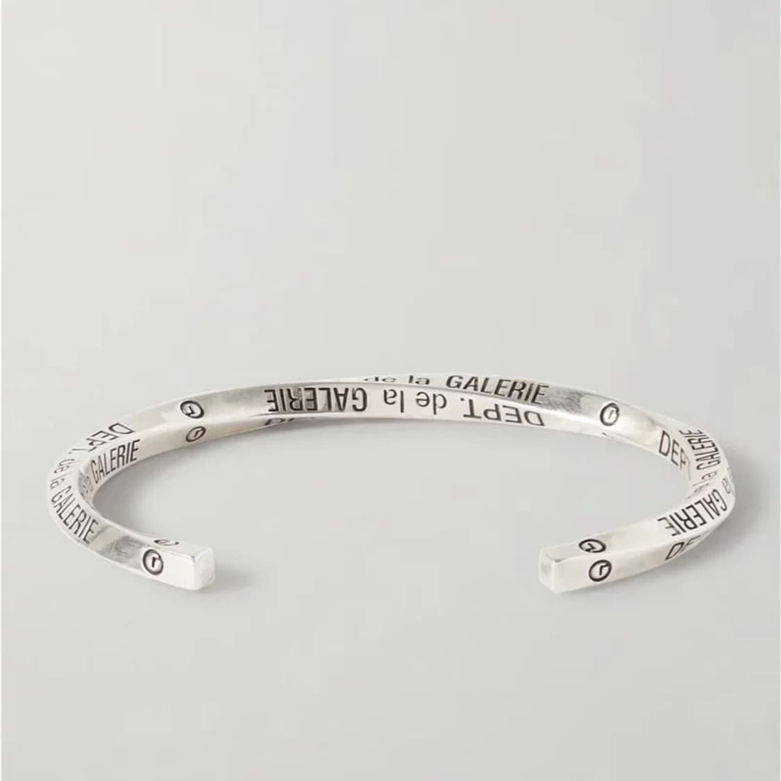 론원스 X 갤러리 디파트먼트 프렌치 트위스트 로고 커프 팔찌 925실버 상품이미지2