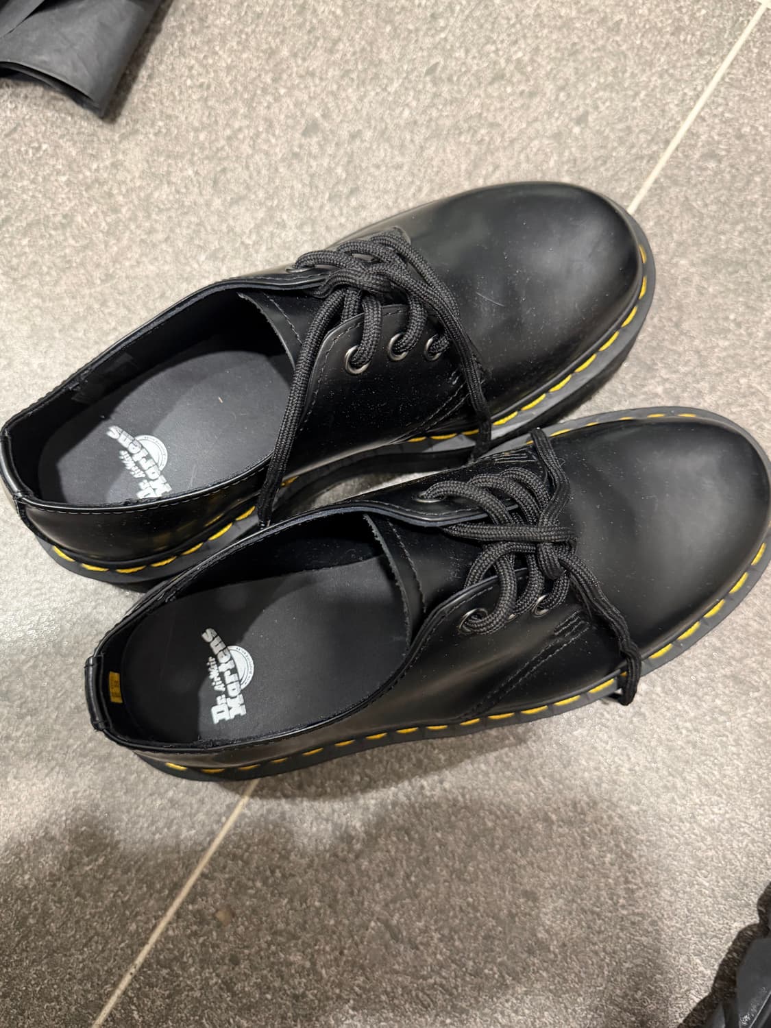 닥터마틴 쿼드 블랙 상품이미지2