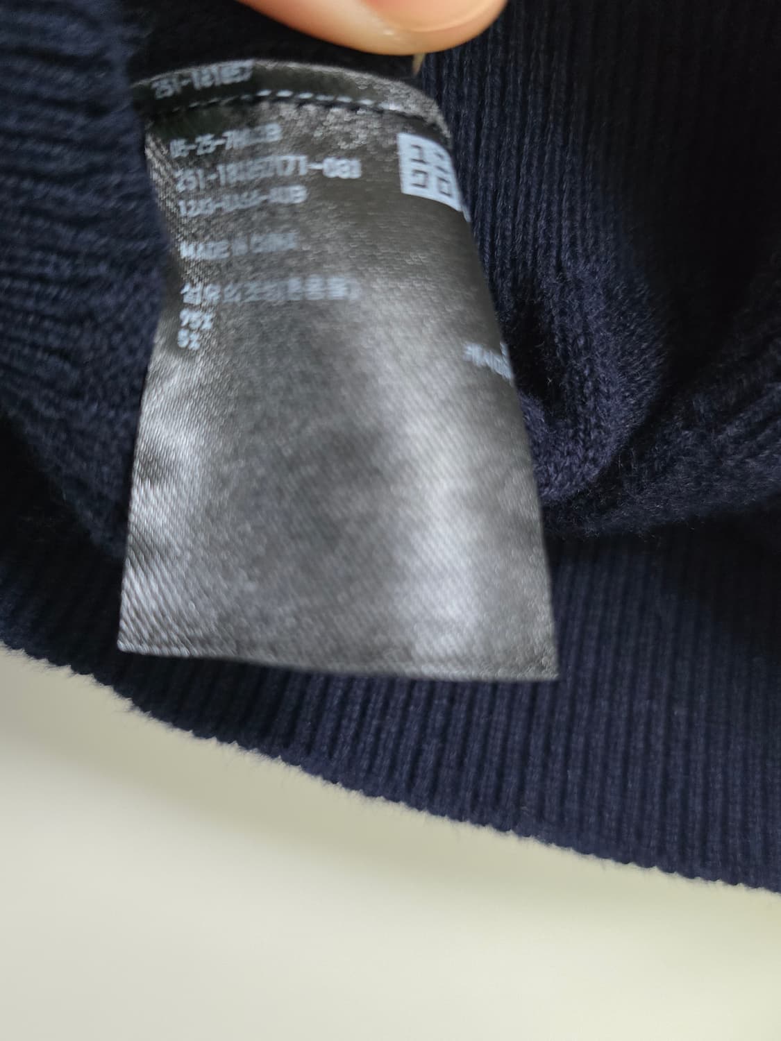 유니클로 캐시미어 함유 골지 네이비 니트 M 상품이미지5