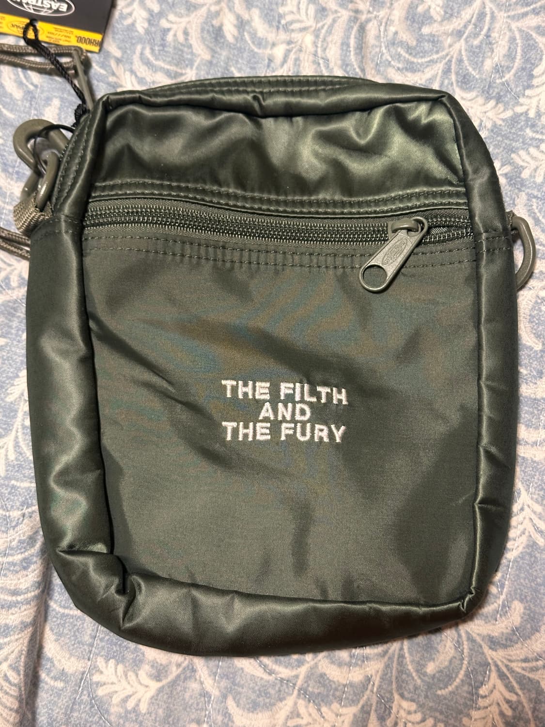 이스트팩x네이버후드 크로스백 카키 상품이미지3