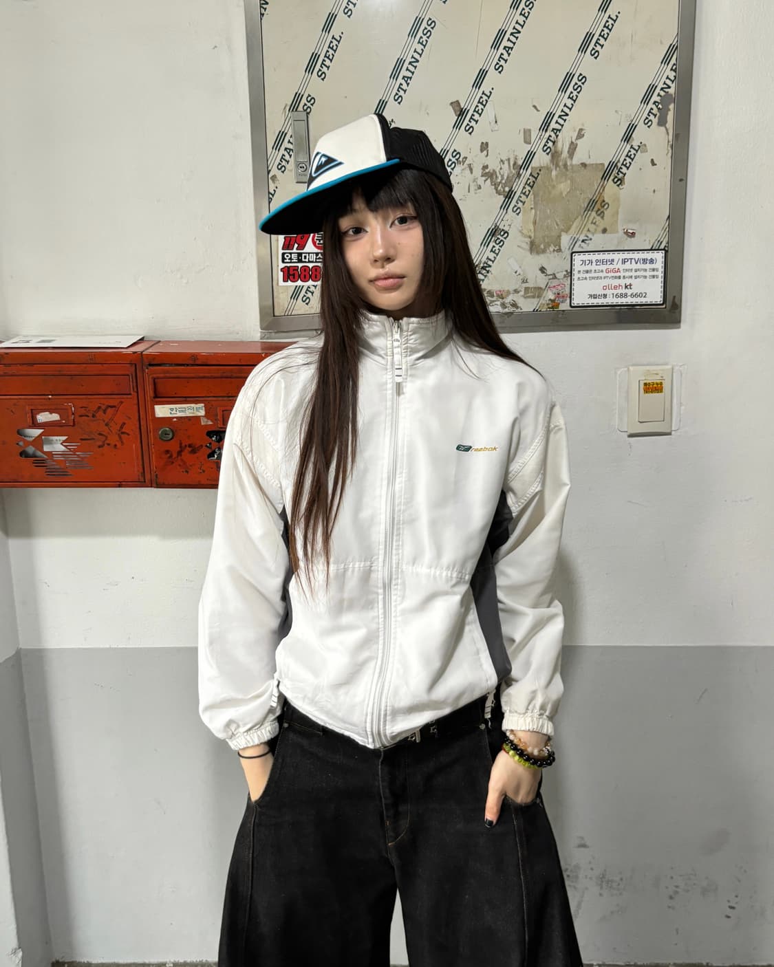  90s REEBOK 올드스쿨 배색 화이트 윈드브레이커   상품이미지1