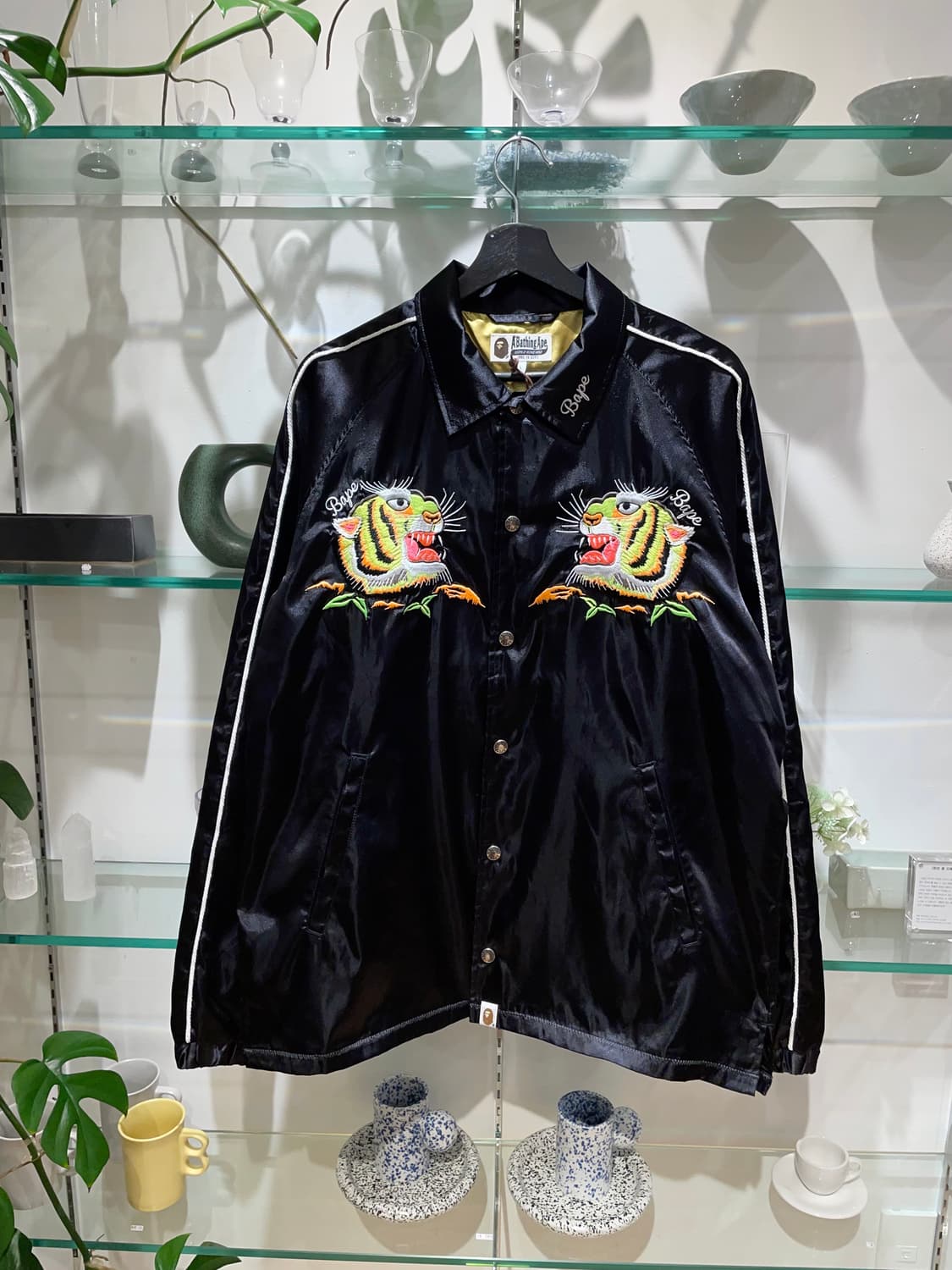 베이프 tiger embroidery jacket 상품이미지1