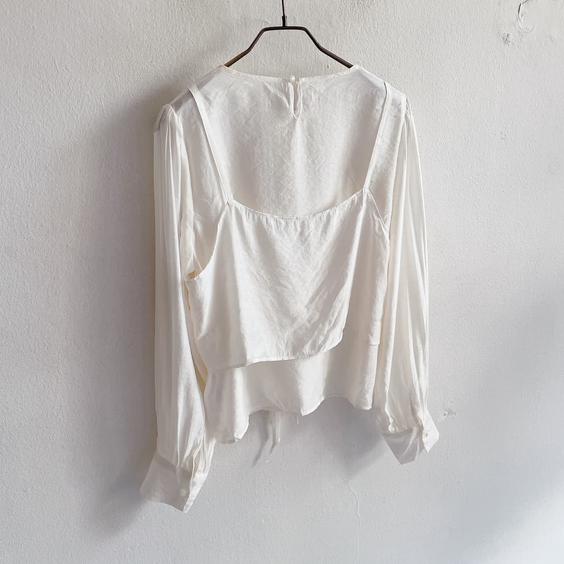 미착용 vis 비스체 도킹 시어 블라우스 상품이미지9