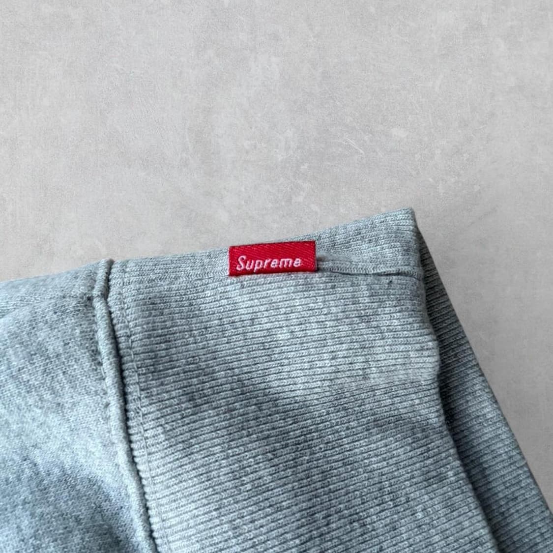 (매장 구매)슈프림 콘트라스트 컷아웃 후드티 스웨트셔츠 헤더 그레이 상품이미지5