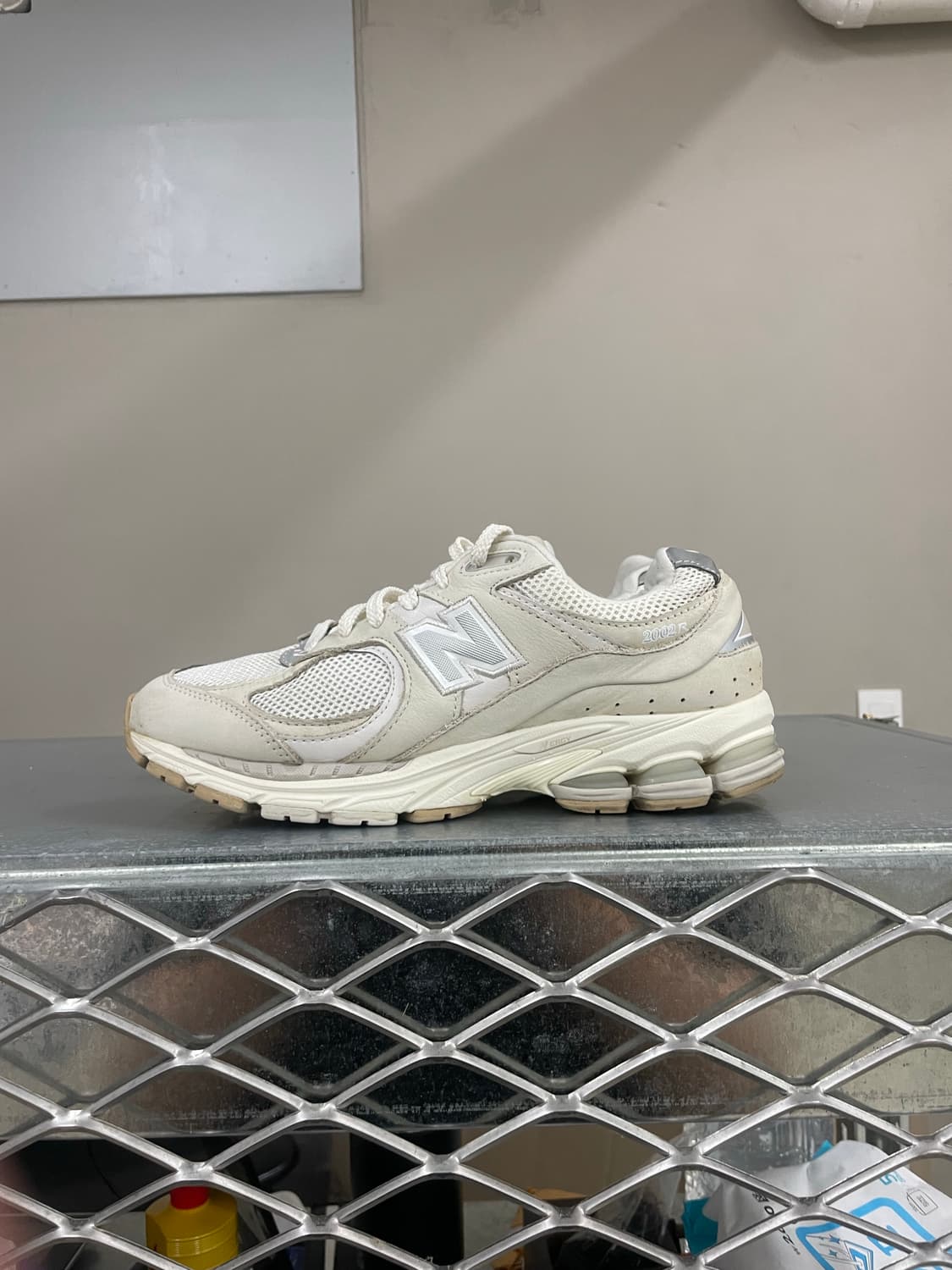 뉴발란스 2002R 아이보리 240 상품이미지1