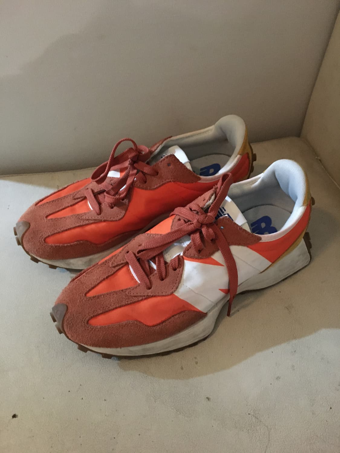 뉴발란스 327 상품이미지1