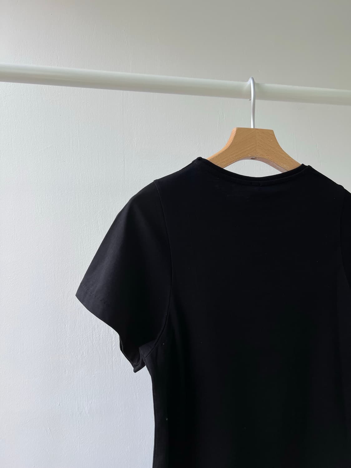 (새상품) toteme 토템 커브 로고 반팔 티셔츠 상품이미지8