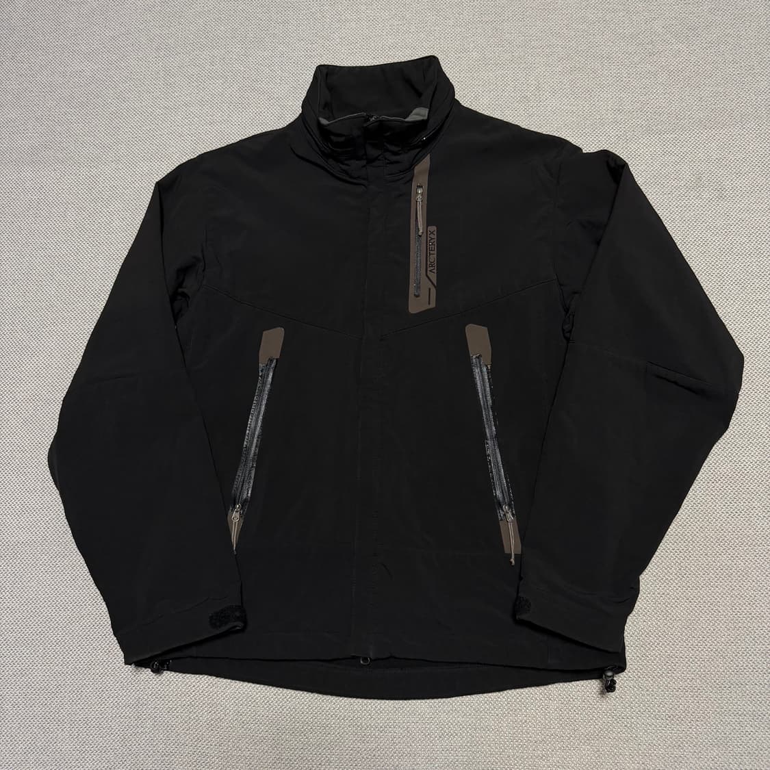 아크테릭스 소프트쉘 자켓 상품이미지1
