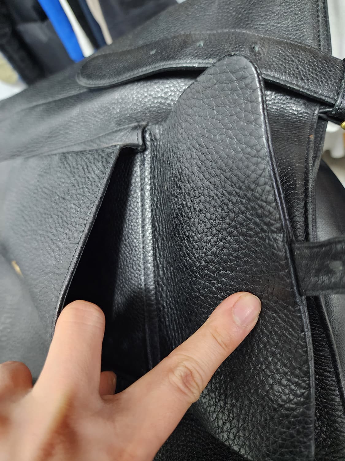 MOSCOT 모스콧 리얼레더 금장버클 숄더백 상품이미지5