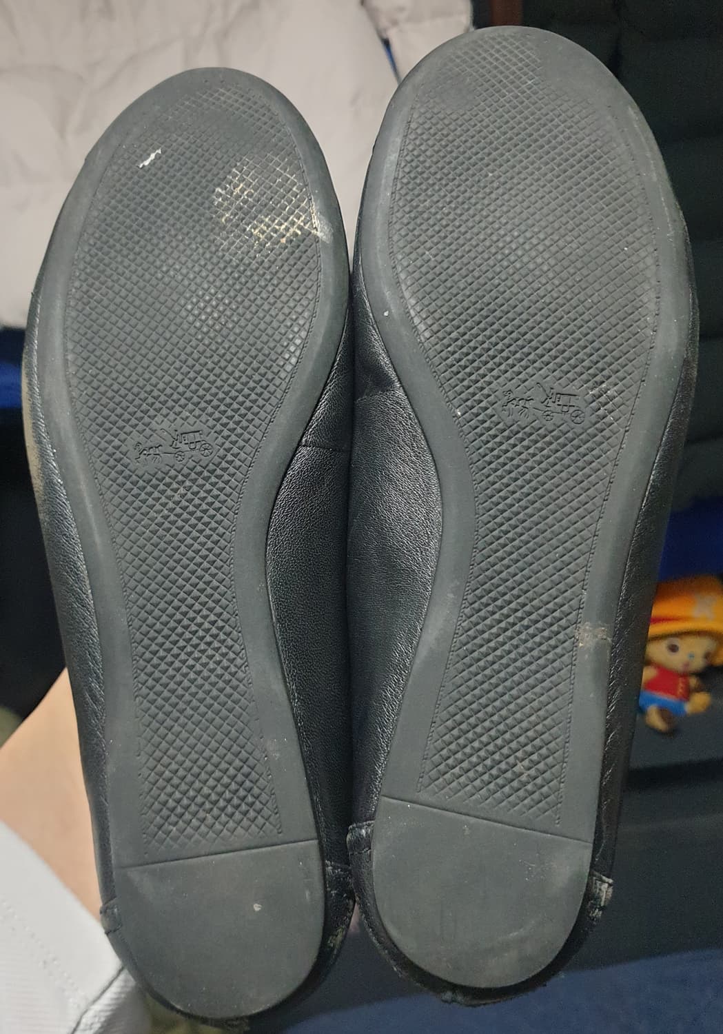 COACH 클래식 은장로고 레더 플랫슈즈 블랙 (245) 상품이미지5