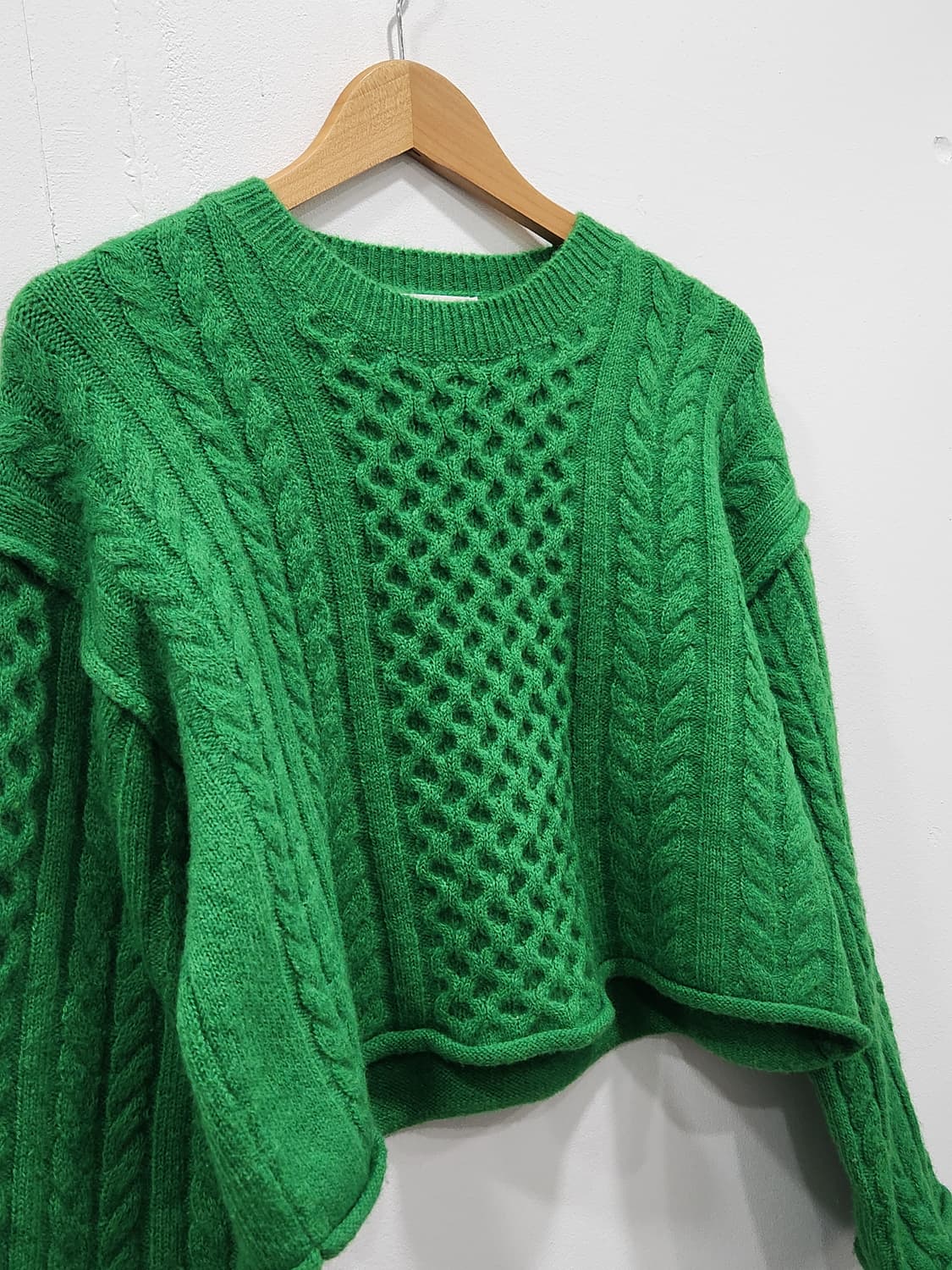 [F] 피그먼트 꽈배기 크롭 니트 여성 프리사이즈 상품이미지3