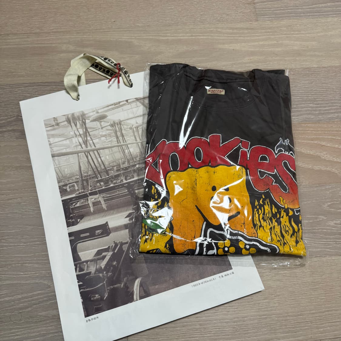 캐피탈 쿠키 크루 반팔티셔츠 L / XL 미개봉 쇼핑백포함 상품이미지2