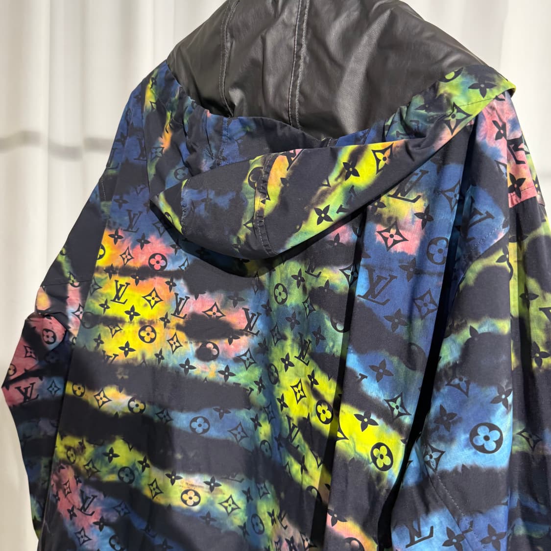 (46) 루이비통 타이다이 테크니컬 바람막이 상품이미지3