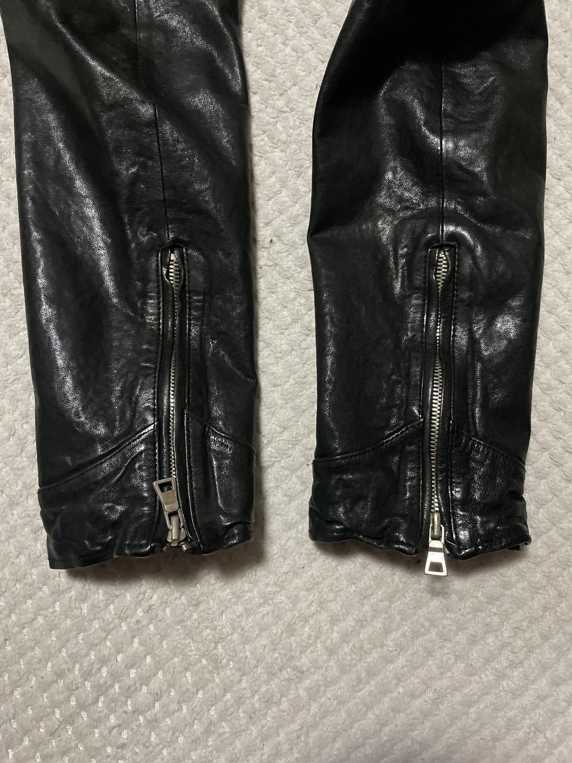 셀렉티즘 웨스턴 무드 램스킨 양가죽 절개 레더 자켓 상품이미지7